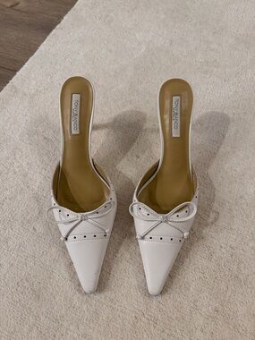 Tony Bianco White Pointed Bow Mules